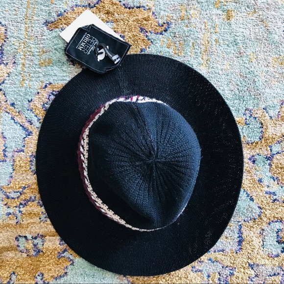 DAILY DEAL! NWT PETER GRIMM True Character Black Knit HAT O/S - Picture 15 of 16